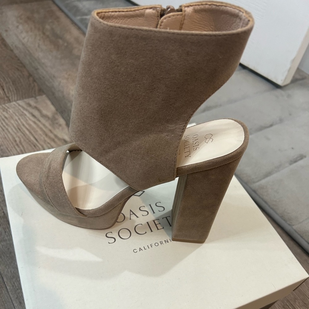 Oasis Society-Katherine Platform Heels-Dark Taupe size 9